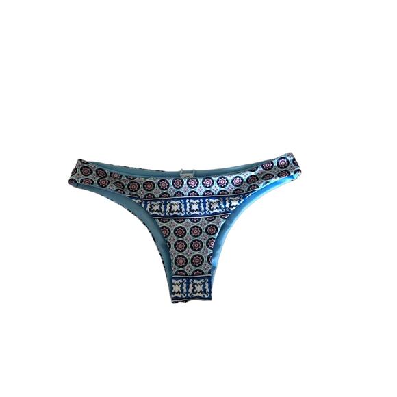 C Apparel swimsuit bottoms size S NWT - Picture 1 of 6